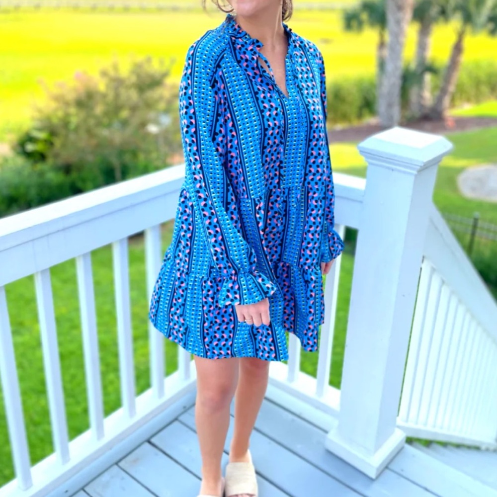 Pink ripple short blue dress